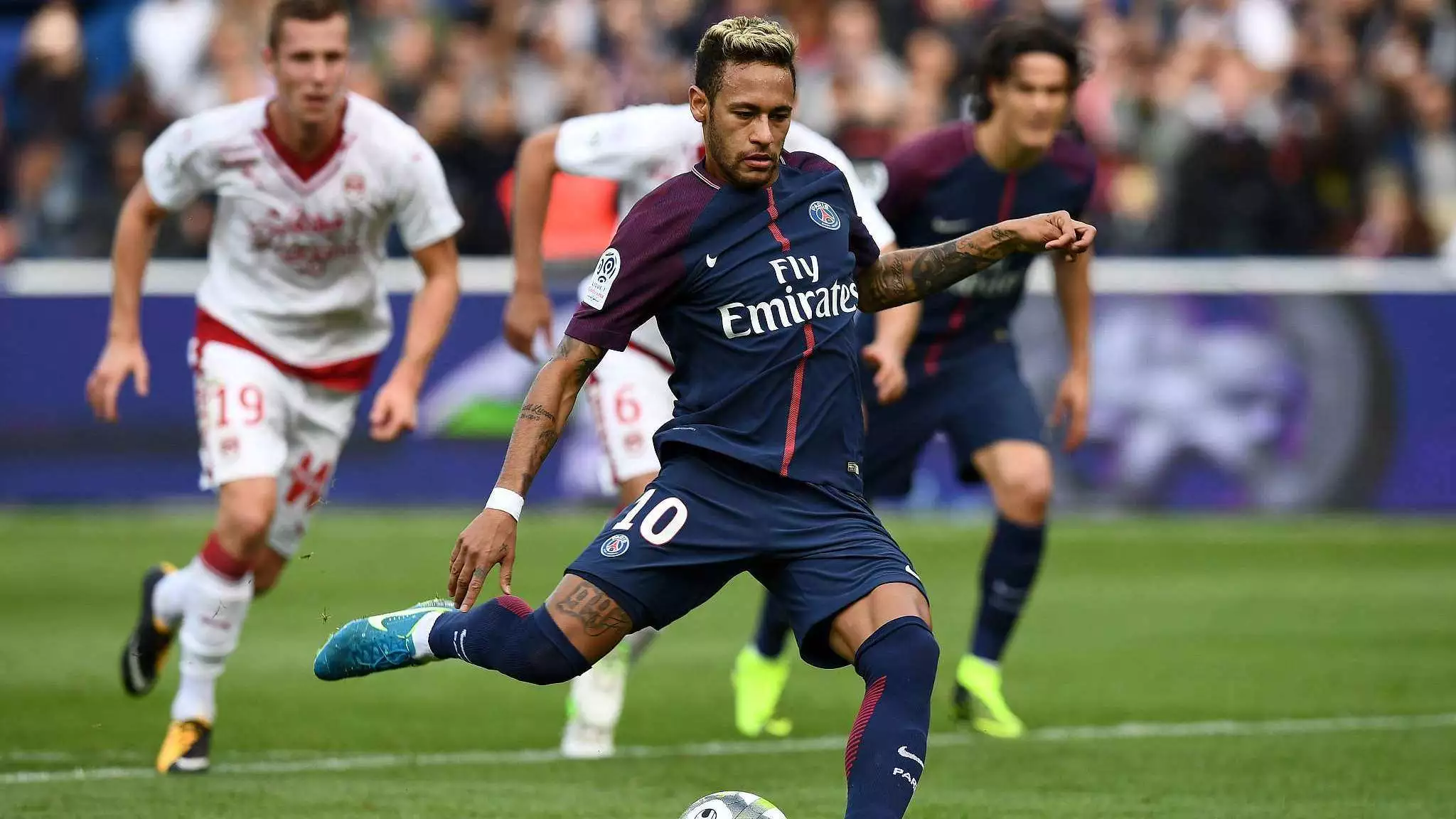 [图]布朗尼首秀砍17分 勇士大胜58分惨败